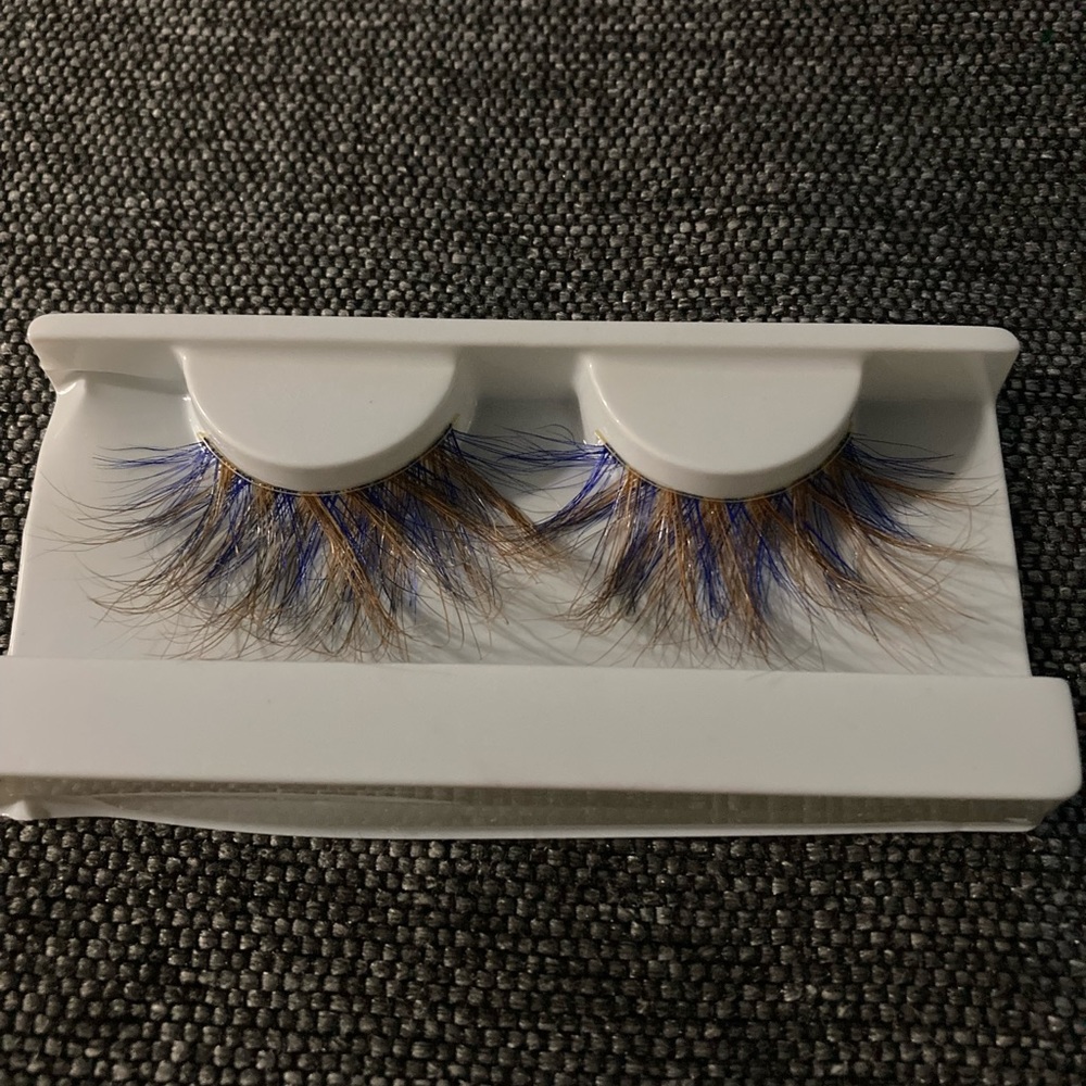 Two-colored Eyelashes